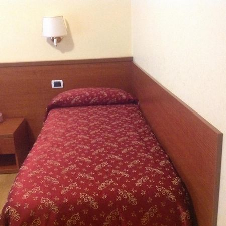 Guglielmo Marconi House Hotel Rome Room photo