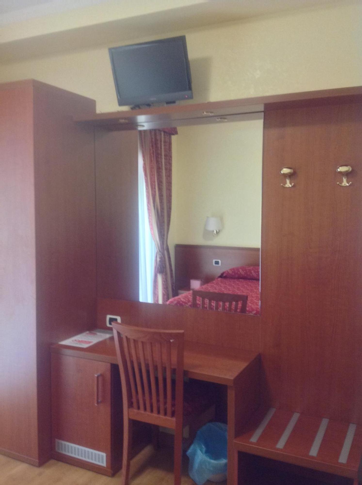 Guglielmo Marconi House Hotel Rome Room photo