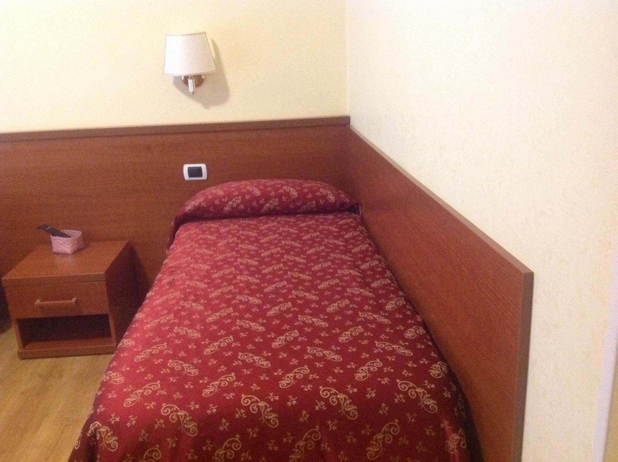 Guglielmo Marconi House Hotel Rome Room photo