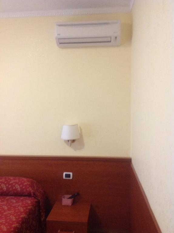 Guglielmo Marconi House Hotel Rome Room photo
